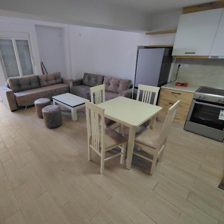 Rose Apartment Sarandë Eksteriør billede